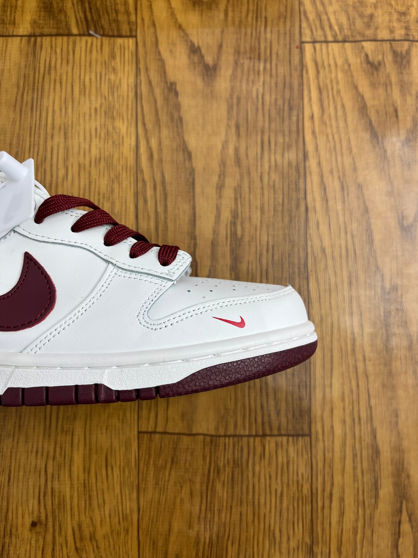 SUPREME NIKESB DUNK LOW